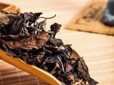 2015福鼎日晒寿眉贡眉 500g散装耐泡陈年白茶 茶叶厂家批发图1