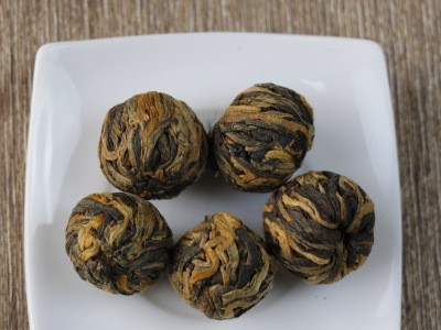 批发凤庆红茶滇红茶叶手工小金球金疙瘩红球单芽茶绣球红坨龙珠图1