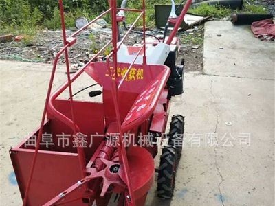 生产玉米单行收获机 家用柴油玉米收获机 手扶式玉米棒子收割机图1