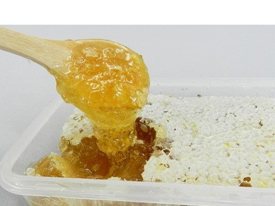 木桶土蜂蜜蜂巢蜜500克乐扣盒装一年只取一次割出来的蜂巢蜜图1