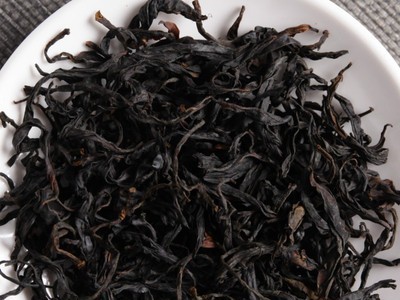 批发云南滇红茶 乌龙香 老树红茶 功夫茶 凤庆高山茶 黑美人 散装图1
