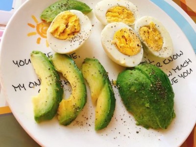 牛油果鳄梨果中大单果130-170g孕妇水果宝宝辅食新鲜水果图2