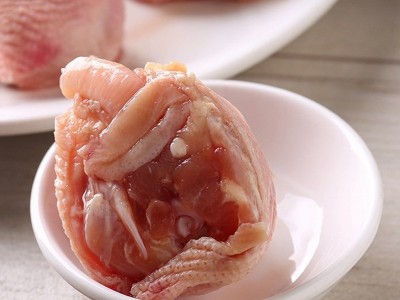 山东华宝厂家直销冷冻鸡肉 生鲜冷冻鸡头 批发动物宠物饲料图2