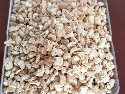 长期批发3-5目/12-14目玉米芯粉 压块玉米芯颗粒可加工图5