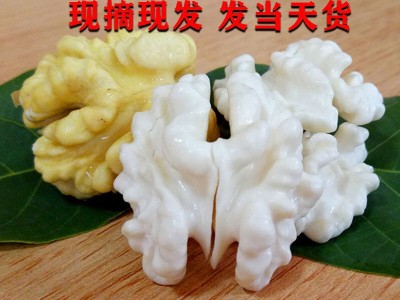 现货2022新鲜湿核桃去青皮薄皮嫩核桃带青皮绿皮孕妇生核桃5斤装图4