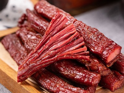 八成风干牛肉干厂家直销内蒙古黄牛肉真空健身零食苏日泰牛肉干 2袋起批图4