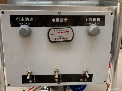 半自动手推式饲料喂料车 猪场牛羊鸡鸭撒料车 多功能移动喂料机图5