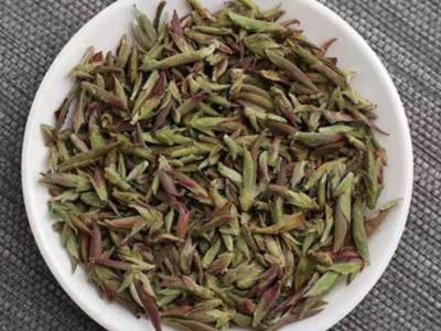 云南普洱茶2023年早春 紫芽苞 明前春茶 老树茶 散茶图1