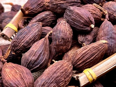 云南特产正宗草果大个头无烟电烤炭烤草果卤料大料香料香浓浓香图4