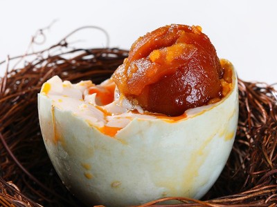 源头厂家恋潮海鸭蛋北部湾红树林流油咸鸭蛋10枚礼盒一件代发图3