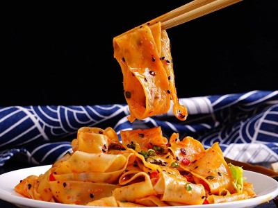 阿宽红油面皮12桶整箱 酸辣粉宽面皮方便面麻辣味碗装宵夜图2