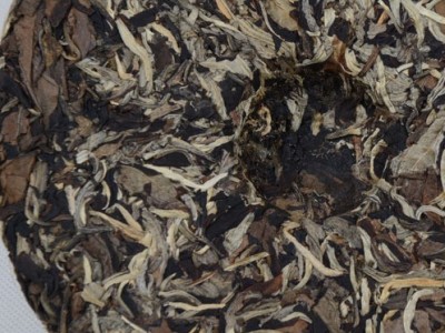 云南景谷老白茶春茶白牡丹饼高山花香牡丹王茶饼茶叶日晒357g批发图4