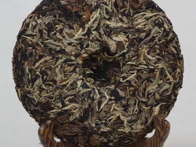 云南景谷老白茶春茶白牡丹饼高山花香牡丹王茶饼茶叶日晒357g批发图3