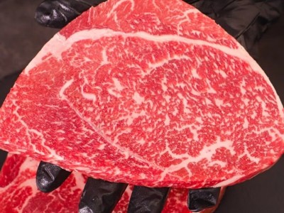 澳洲和牛M9雪花牛排原切谷饲新鲜雪花牛肉大块厚切精选牛扒保乐肩图3