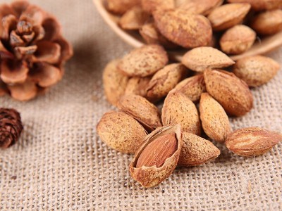 巴旦木扁桃仁整箱/坚果零食特产批发10斤一箱/散装/诚招代理图2