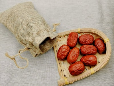 新疆若羌红枣新疆灰枣干枣子零食皮薄肉厚厂家整箱20斤批发图3