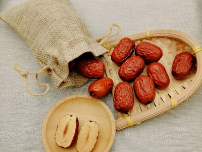 新疆若羌红枣新疆灰枣干枣子零食皮薄肉厚厂家整箱20斤批发图4