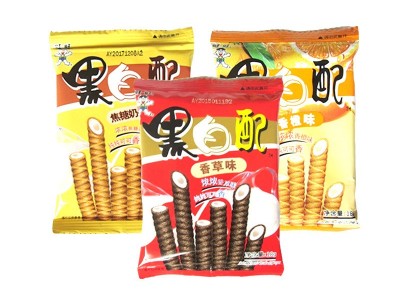 旺旺黑白配16g袋装夹心饼干网红休闲零食小吃香橙香草味整箱批发图3