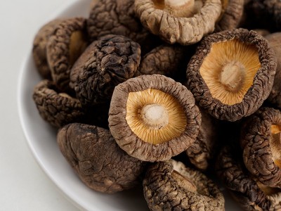 黄山干香菇精选香菇人工挑选产地厚菇农家新鲜干香菇食用蘑菇冬菇图2