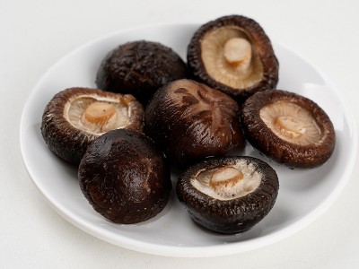 黄山干香菇精选香菇人工挑选产地厚菇农家新鲜干香菇食用蘑菇冬菇图4