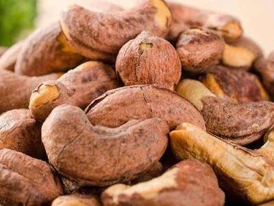 厂家供应办公休闲小零食A320带衣腰果斤/整箱坚果炒货香脆批发图2