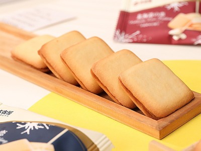 太古屋北海道牛乳味夹心饼干办公室休闲散装结婚伴手零食茶点喜饼图3