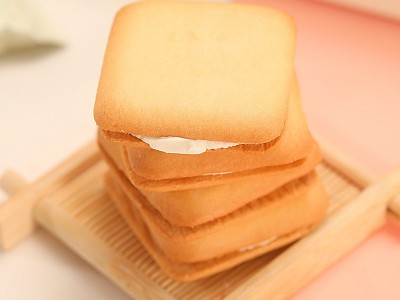 太古屋北海道牛乳味夹心饼干办公室休闲散装结婚伴手零食茶点喜饼图4