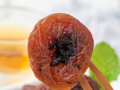 【久佳-紫苏菜梅饼2斤】无核青梅肉休闲零食蜜饯紫苏夹心话梅饼图5