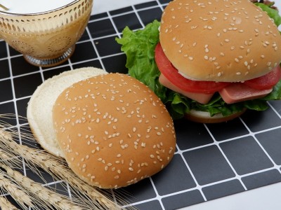 汉堡胚面包胚汉堡包营养早餐即食胚整箱批发商用奶香软面包糕点图3