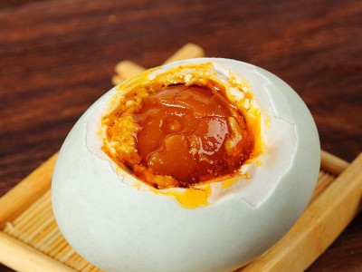 鸭蛋咸蛋礼品厂家代发流油整箱批发咸鸭蛋饭店餐饮用腌制早餐商用图4