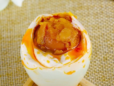 厂家批发流油咸蛋红心真空包装咸鸭蛋起沙冒油代理礼盒双黄图2