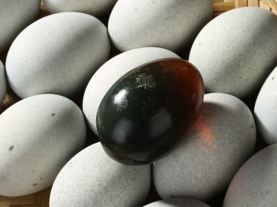 微山湖溏心松花蛋无铅工艺厂家批发松花蛋软糯溏心皮蛋20枚整箱图4