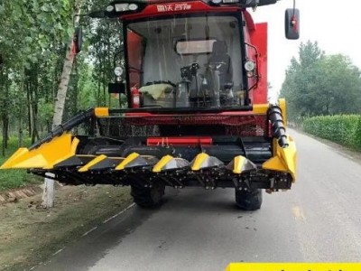 五丰 玉米小麦大豆艾草收割四轮拖拉机前置割台收割机图2