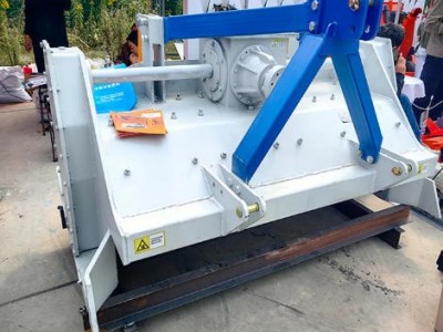 碎石机 开垦清石机 农用石头破碎机 戈壁开荒粉石机图5