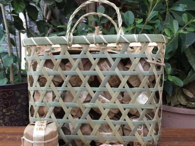 厂家批发 竹箩装迷你小茶饼 普洱生茶勐海味七子饼672克图3