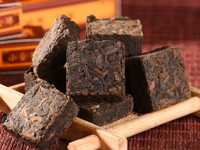 云南普洱茶龙园号小金砖熟茶茶叶产地厂家批发茶砖茶饼熟普黑茶图2