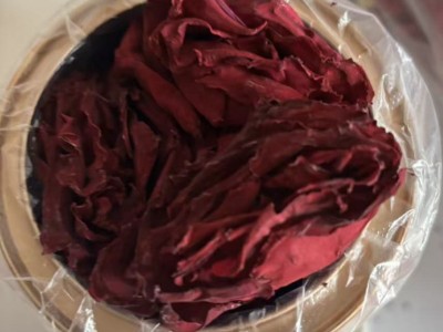 新鲜冻干墨红玫瑰玫瑰花冠茶整朵罐装批发冻干花冠罐装礼盒装批发图2