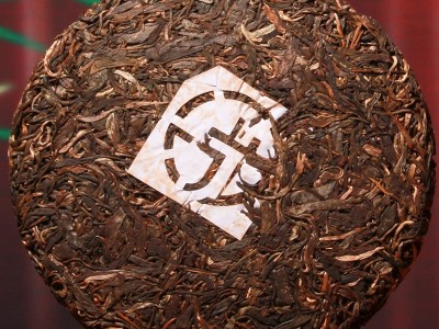 批发老班章古树茶 头春古树茶2015年老料 357克饼 古树普洱茶生茶图2