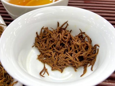 源头茶厂家武夷山礼盒装2026年新茶叶批发金骏眉红茶芽中芽特级图2