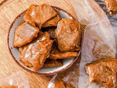 网红零食烤肉豆干 手撕肉豆腐干 夹肉豆腐干五香香辣豆脯一件代发图3