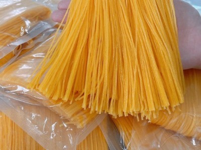 鲜玉米面条250克*10袋装东北粗粮鲜挂面半干杂粮速食整箱厂家批发图4
