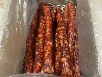 广西麻辣肠批发麻辣香肠厂家整箱批发 农家自制腊味图2